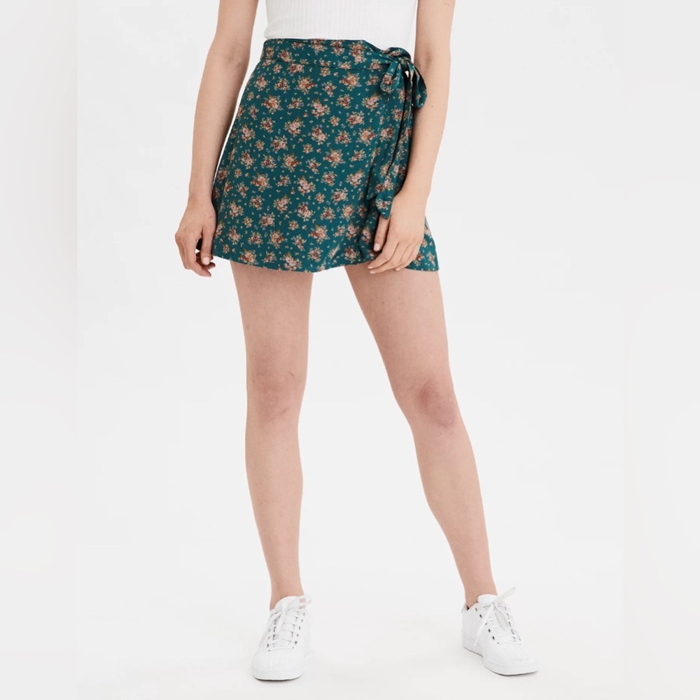 American Eagle - AE High-Waisted Floral Casual Flowy Festival Wrap Mini Skirt